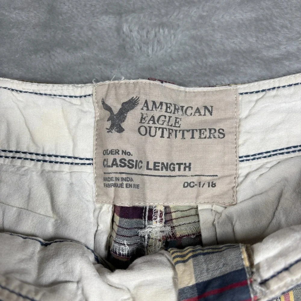 American‎ Eagle Shorts Mens 30 India Madras Patched Plaid Chino Classic Length - Picture 4 of 13